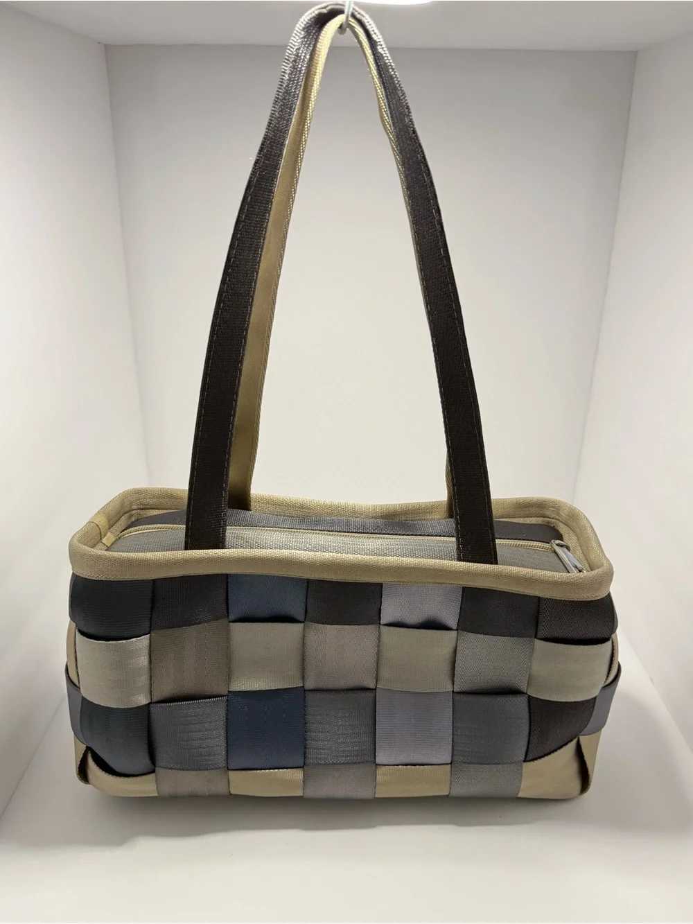 Harveys Seatbelt Bag Woven Tote Handbag Gray Beige Blue Zip Top Shoulder Purse